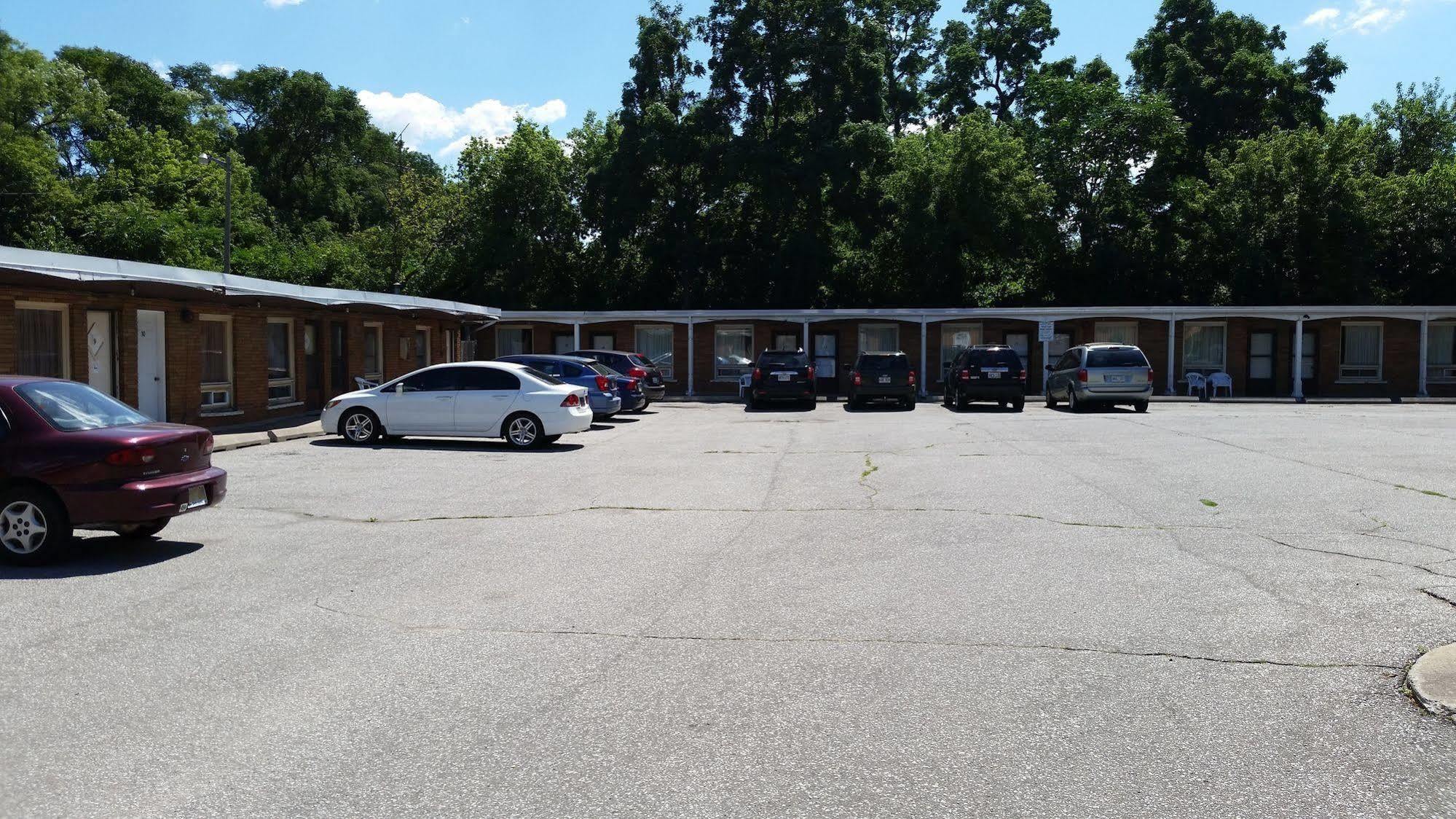 Travellers Choice Motel Windsor Extérieur photo