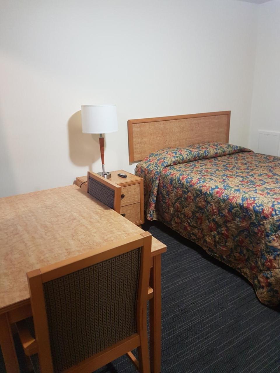 Travellers Choice Motel Windsor Extérieur photo