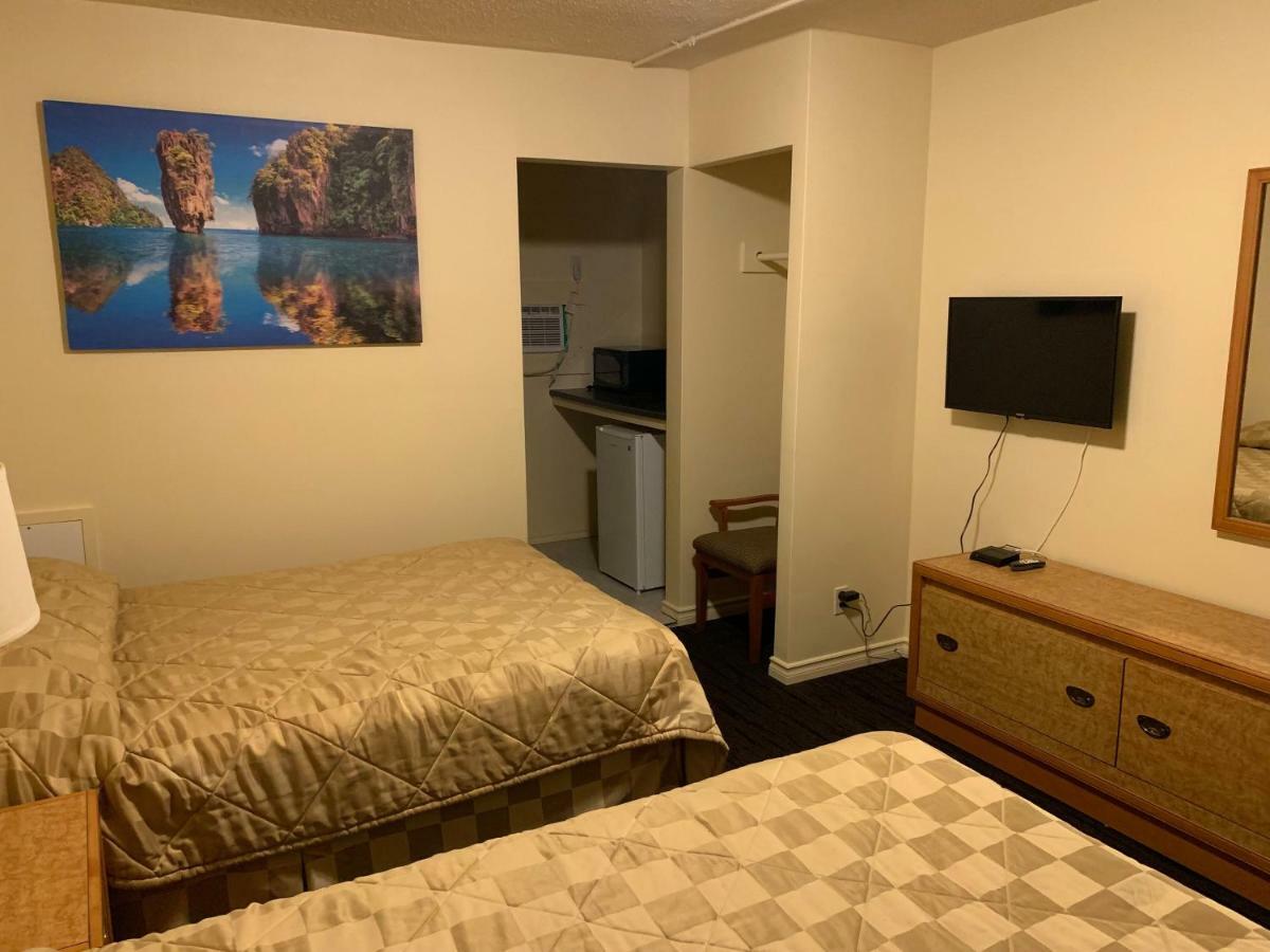 Travellers Choice Motel Windsor Extérieur photo